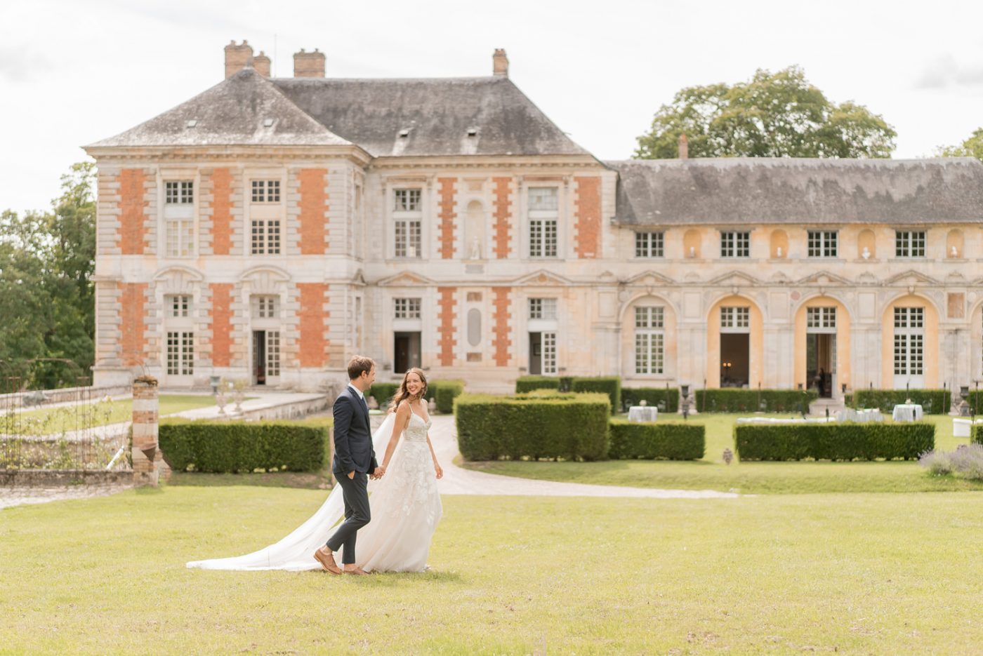 7 Stunning French Wedding Venues Near the UK