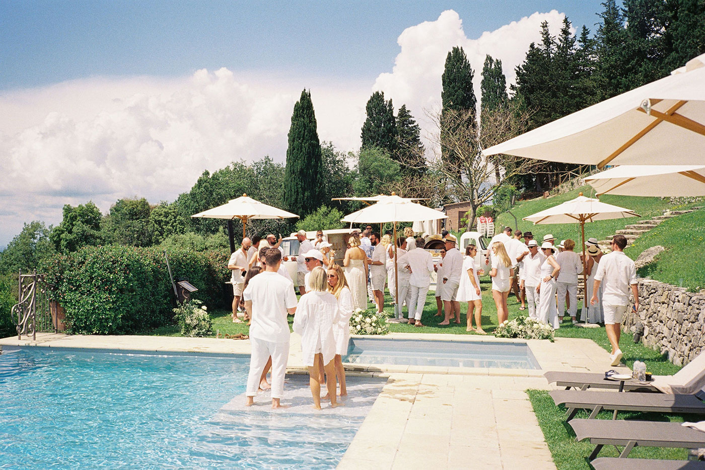 How to Host a Spectacular Wedding Pool Party